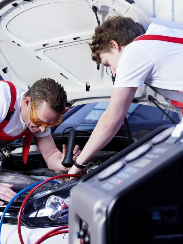 Asbestosis is a form of pneumoconiosis that commonly affects auto mechanics.