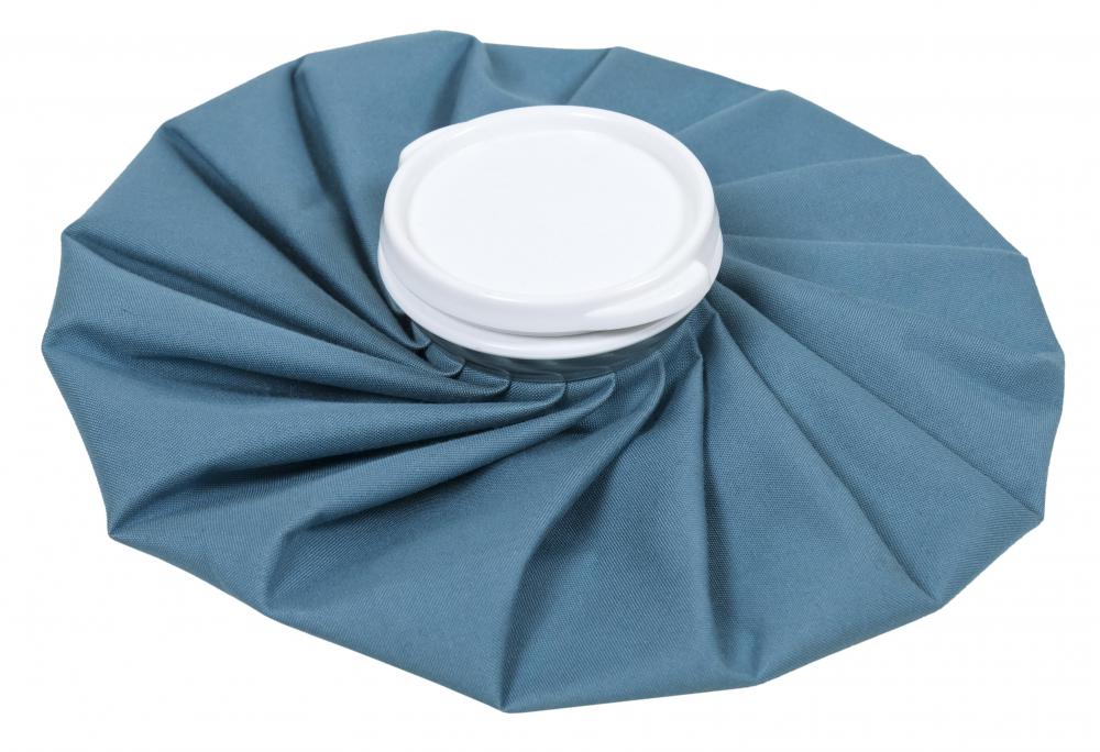 An ice pack may help ease the pain associated with turf toe.