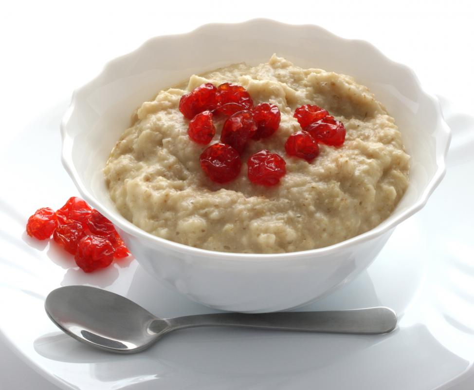 A bowl of cooked oatmeal.