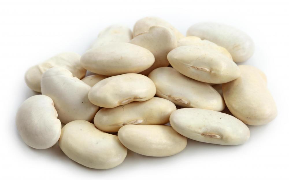 Butter beans, which can be eaten by a 6-month-old baby.