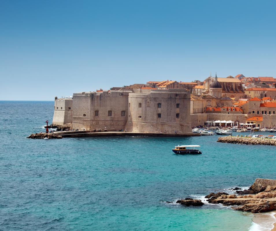 The diet of those around the Mediterranean Sea focuses on healthy sources of monounsaturated fats.
