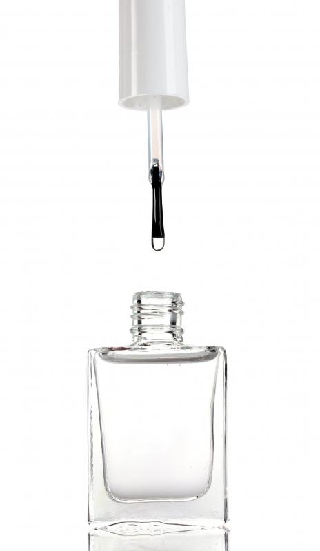 Seal moderate toenail splits with clear nail polish to facilitate quick healing.