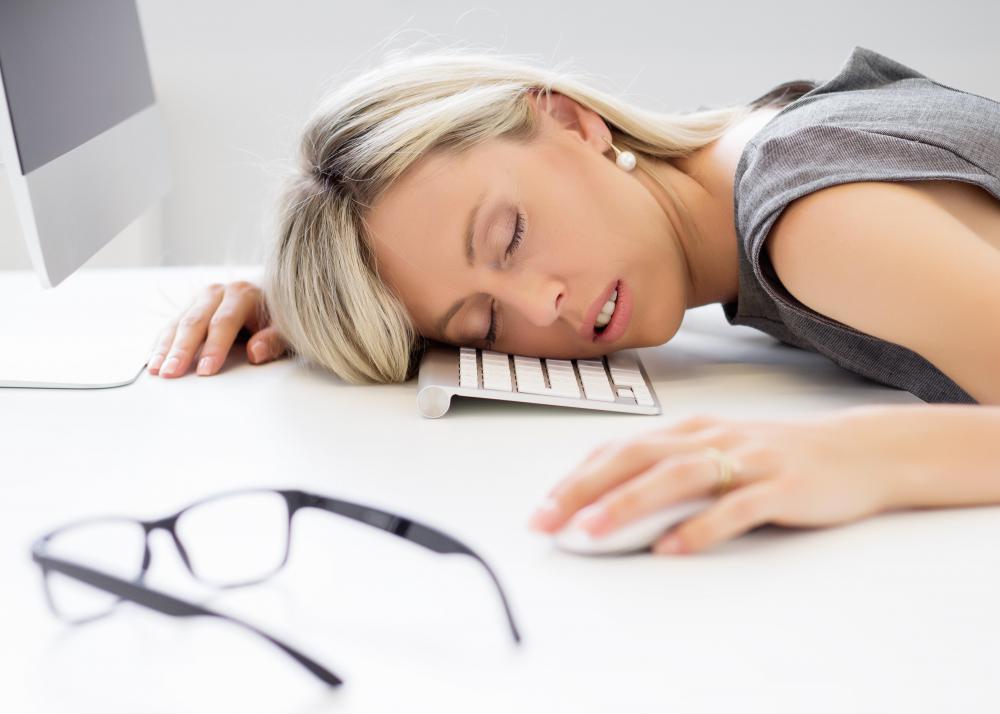 Symptoms of spleen tumors may include fatigue.