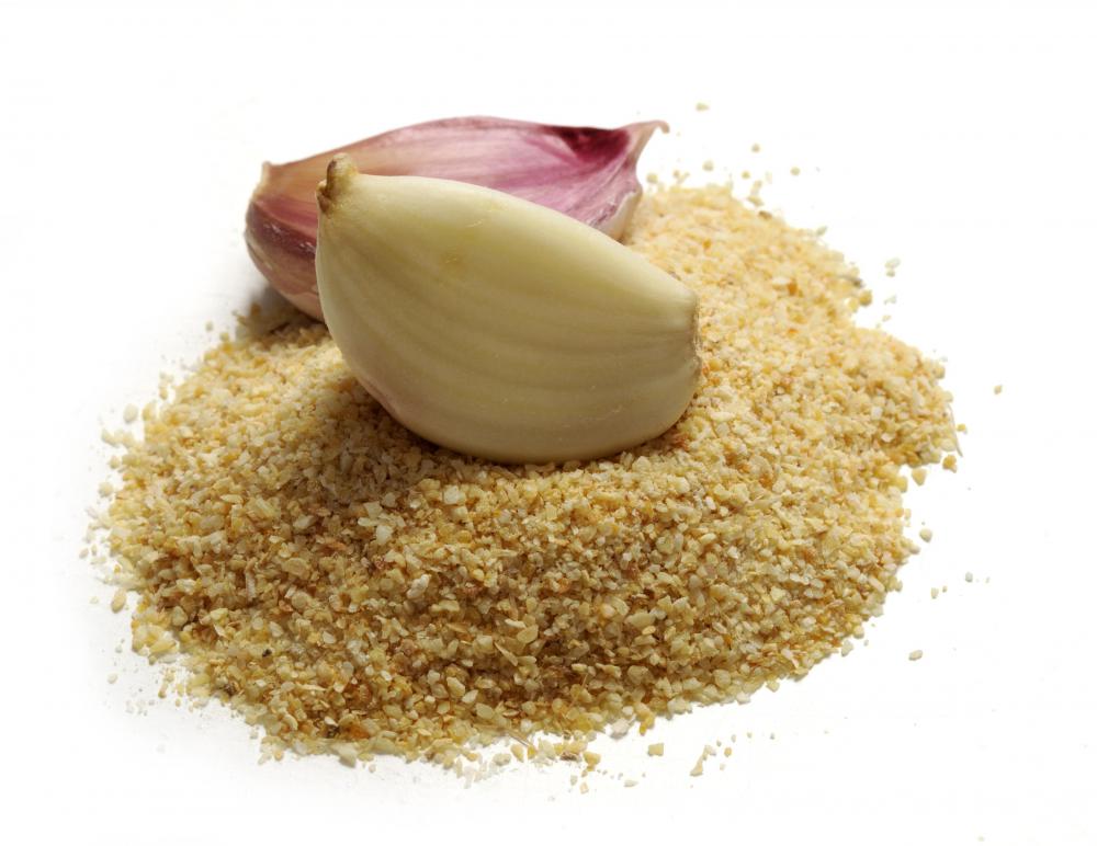 Garlic powder has the same health benefits of whole, raw garlic.