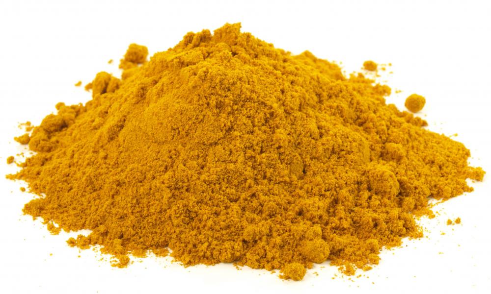Powdered turmeric can be used to treat an abscess.