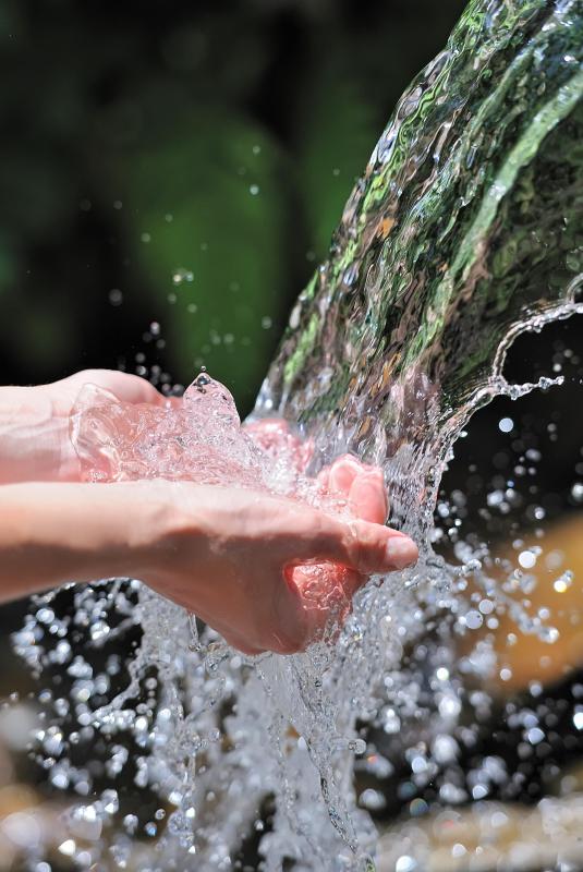Properly washing hands can help prevent the spread of infectious diseases.