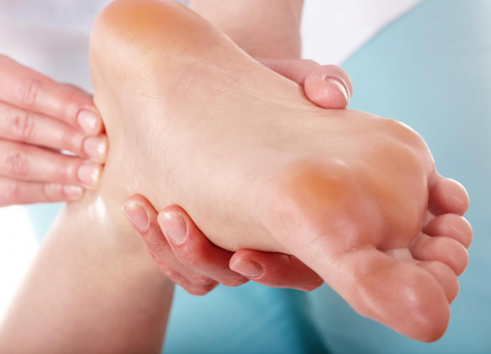 A proper diagnosis by a medical doctor is often needed to treat ankle pain.