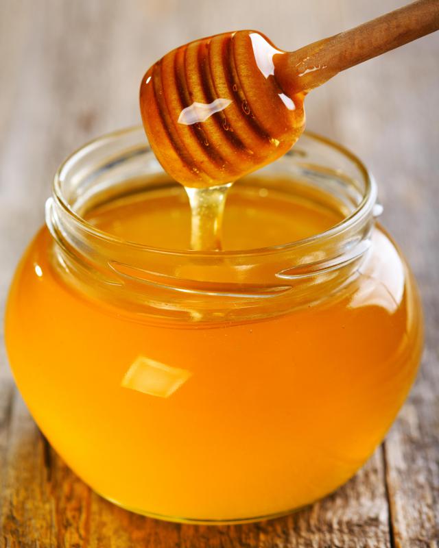 Honey can often be used as a replacement for refined sugars, which can cause inflammation.