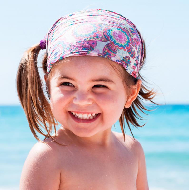 A bandanna can be used to cover scalp lacerations.
