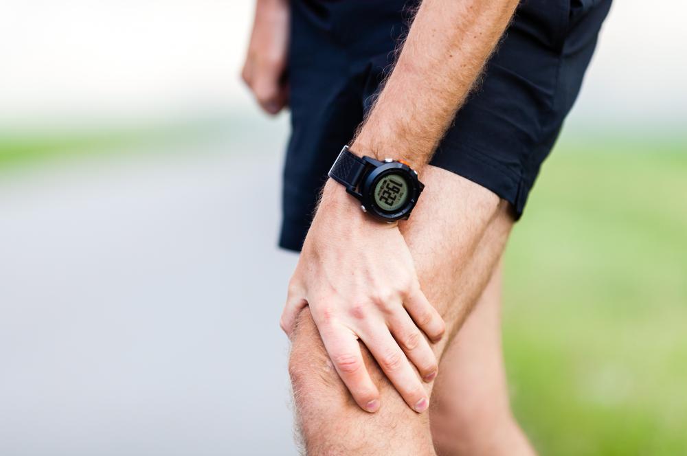 Chronic knee pain is a characteristic of knee osteophytes.
