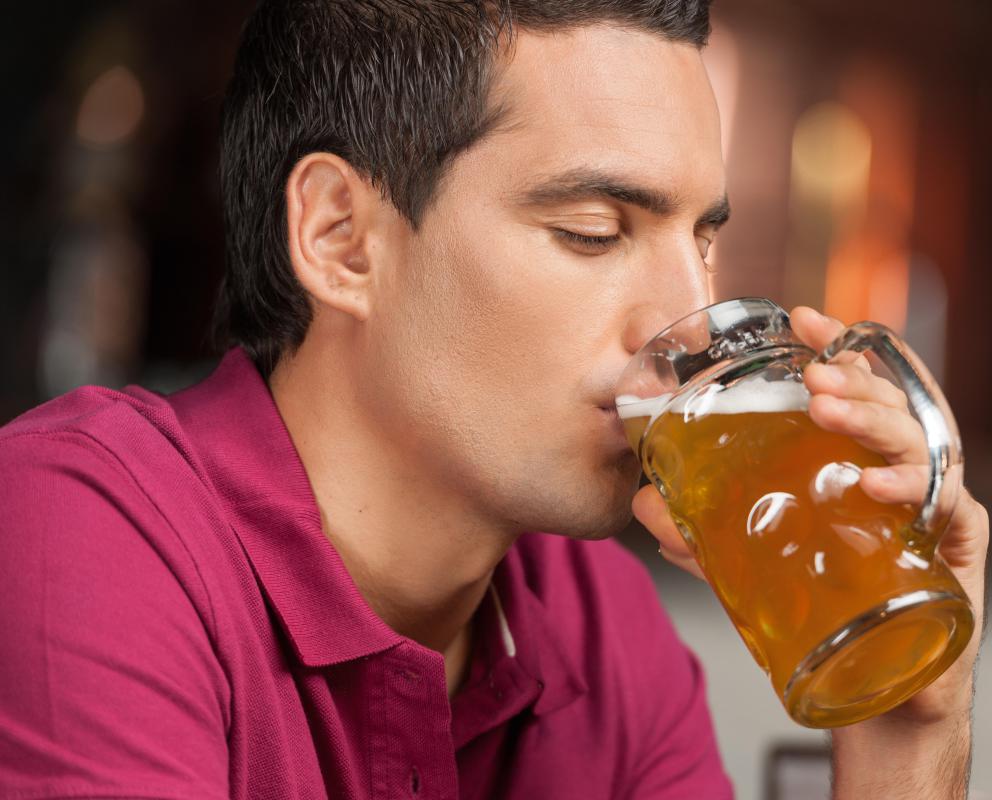 Excessive consumption of alcohol may cause unpleasant changes in the appearance of the nail bed.