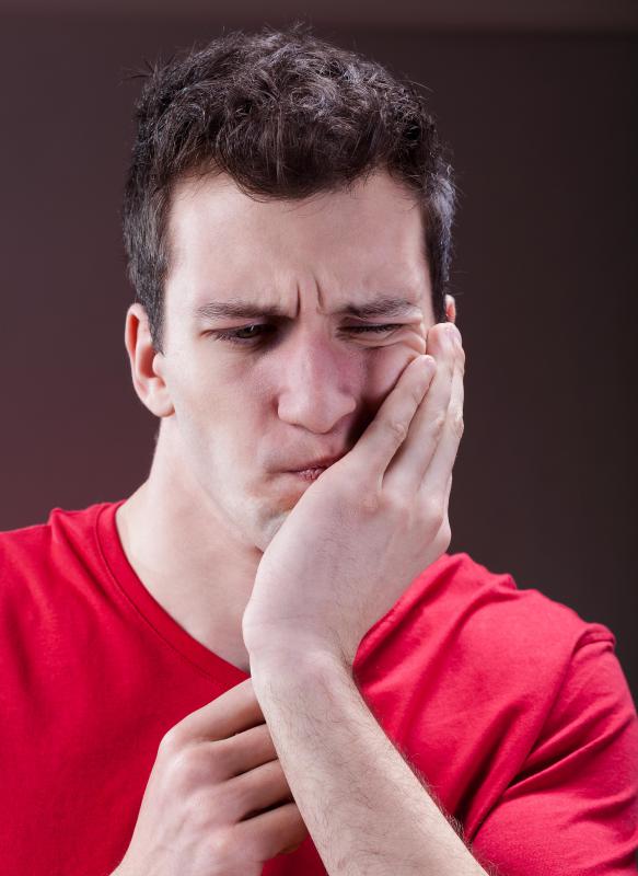 Soreness and pain are generally the only symptoms of internal resorption.