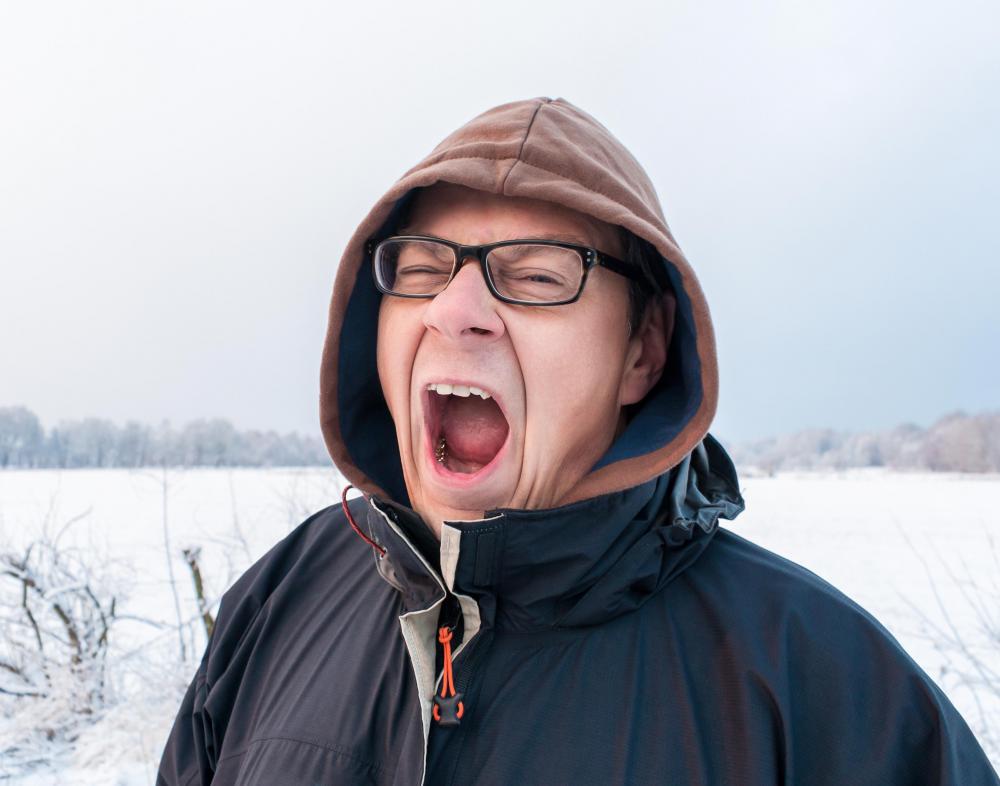 People who breathe through their mouths regularly may experience dry mouth and sore throat.