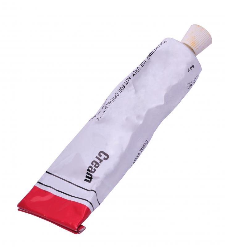 Tretinoin cream is used to unclog hair follicles.