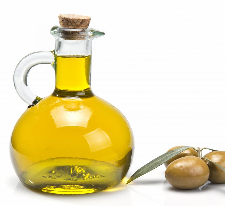 Olive oil can be combined with tea tree oil and applied after a bath to treat scabies.