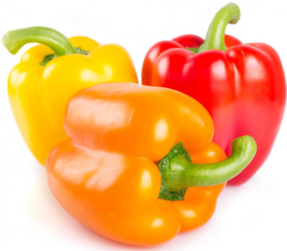 Peppers, which are high in retinol, are good to eat for those with dry skin.
