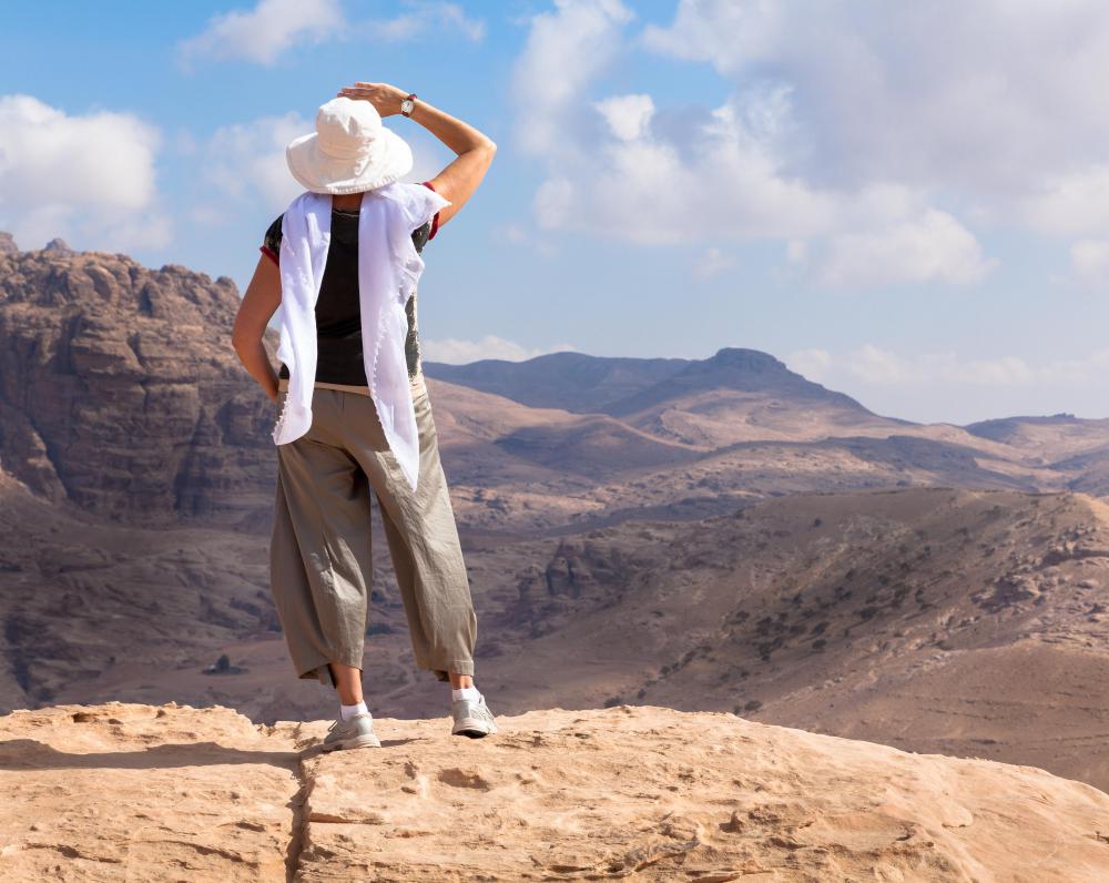 Exposure to extreme temperatures or new climates may cause an outbreak of eczema.
