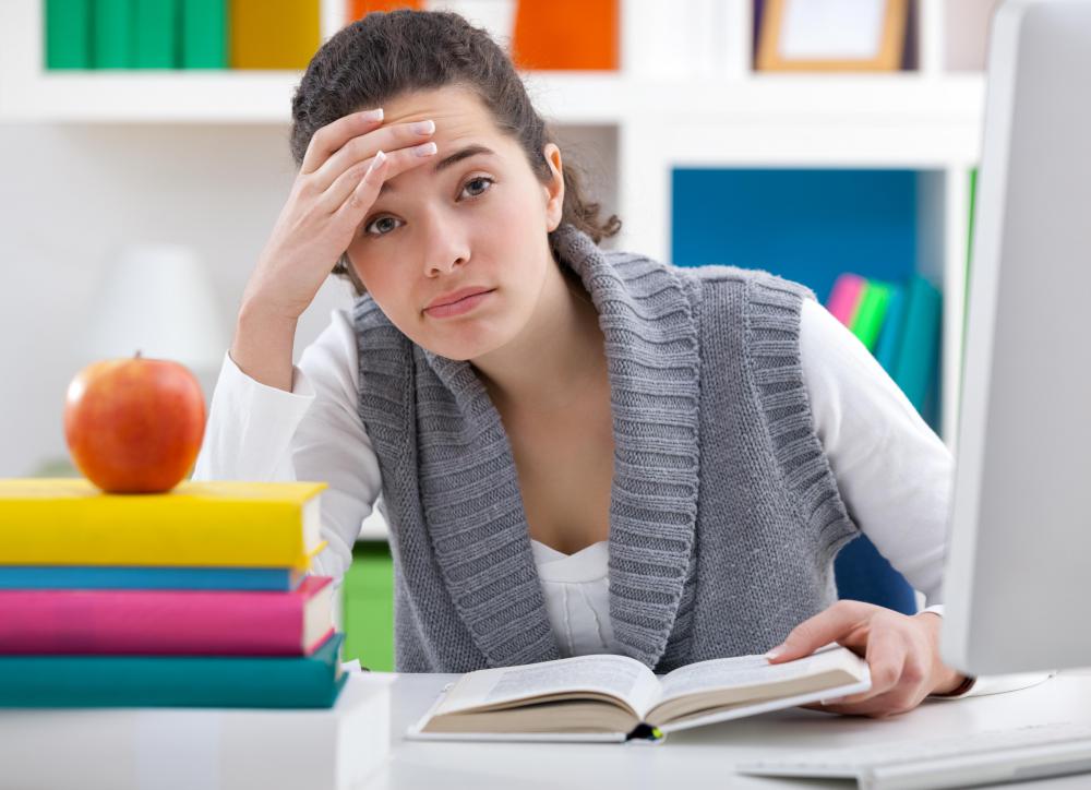 Symptoms of bone marrow failure include tiredness.