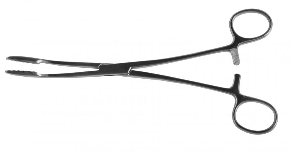 Doctors may use forceps during laser circumcision.