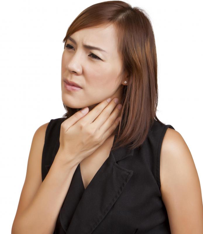 Symptoms associated with stenoclavicular dislocation may include swallowing difficulties.