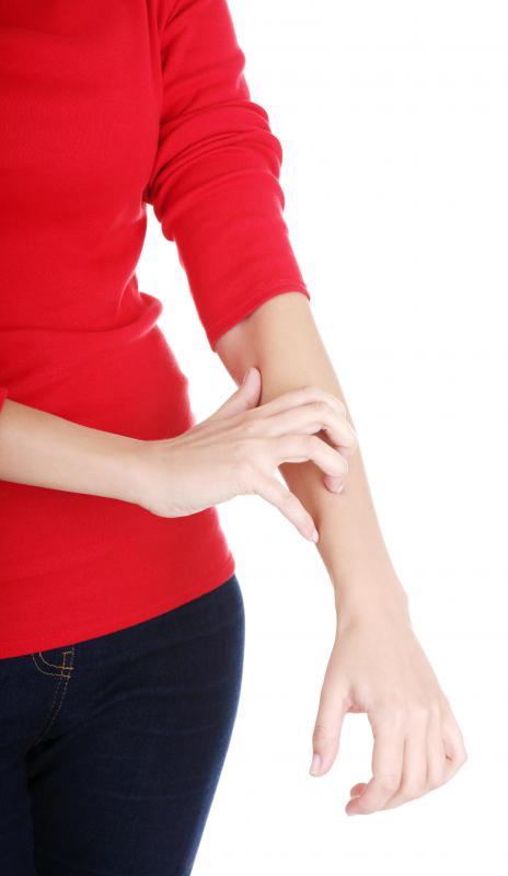 Side effects associated with the consumption of papaya may include itchiness.