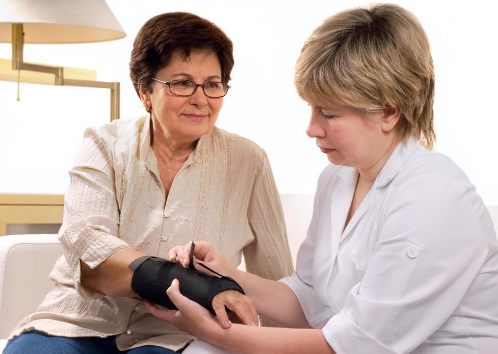 Splints can help alleviate the symptoms of carpal tunnel syndrome.
