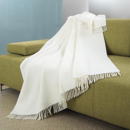 It is important to wash throw blankets regularly to keep from spreading armpit fungus.