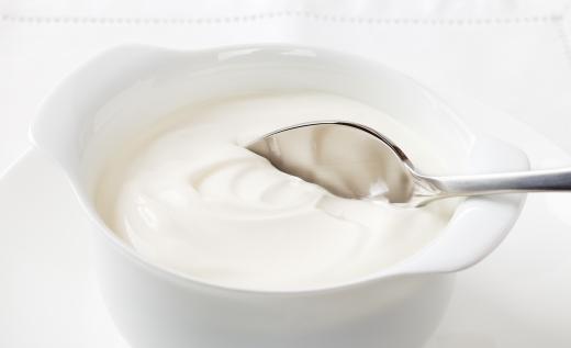 Plain yogurt can be applied directly to the vaginal area.