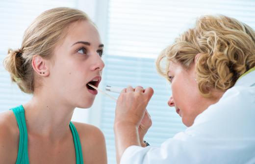 Diagnosing throat polyps requires a physical examination by a doctor.