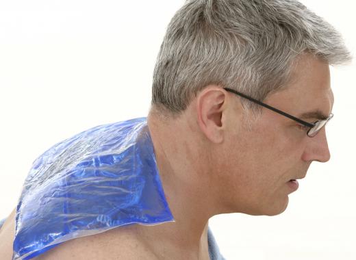 A gel pack can be used to soothe neck soreness caused by disc osteophyte complex.