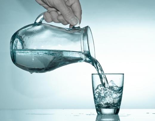 Detoxing usually involves replacing sugary drinks with water.