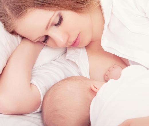 Breastfeeding mothers can usually pump and discard milk after a parathyroid scan.