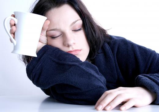 Lethargy and confusion are two possible signs of acidosis.